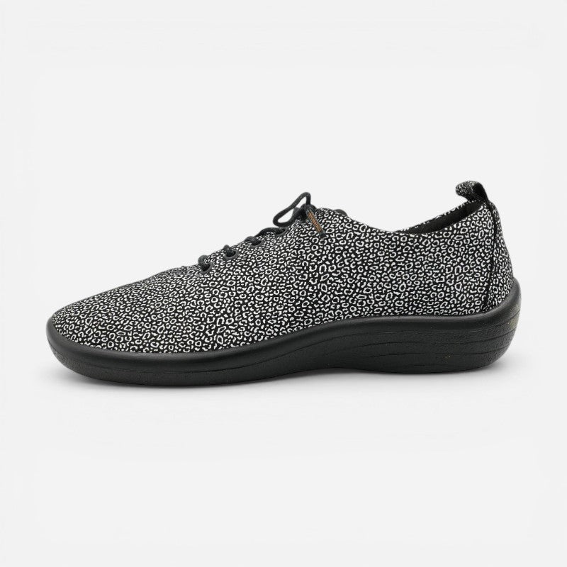 LANIN BLACK SEASHELL